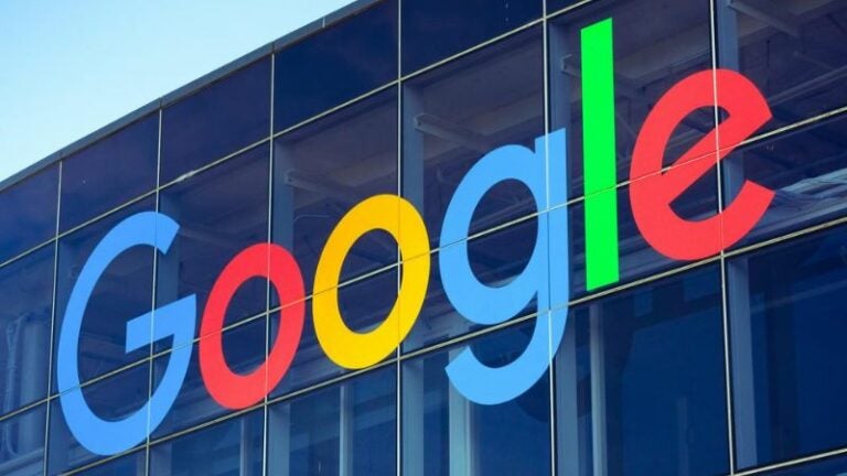 Google aumenta sus emisiones de carbono en un 48 % gracias a la IA