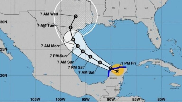 Centro de Beryl impactará Texas este lunes posiblemente como huracán