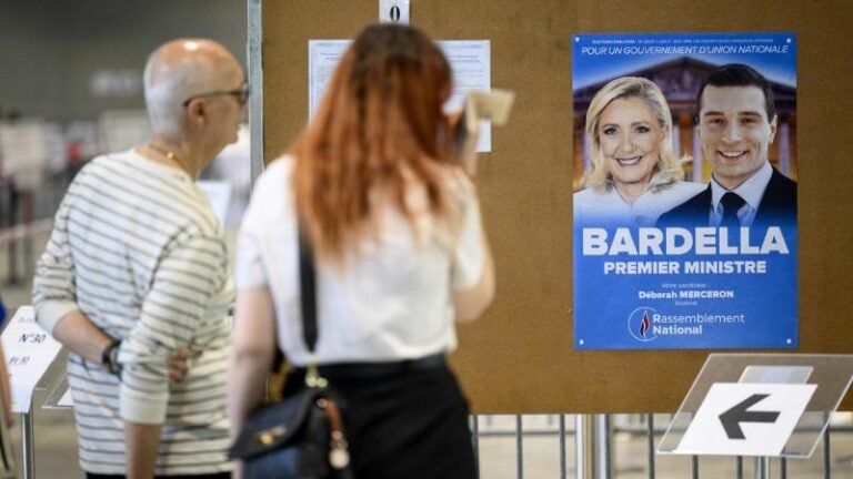 Francia: extrema derecha triunfa en la primera vuelta de las legislativas