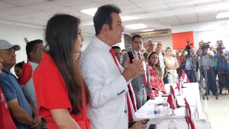 Salvador Nasralla pide disculpas al Partido Liberal