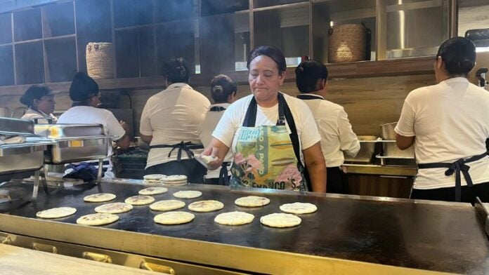 Pupusas café Bukele El Salvador