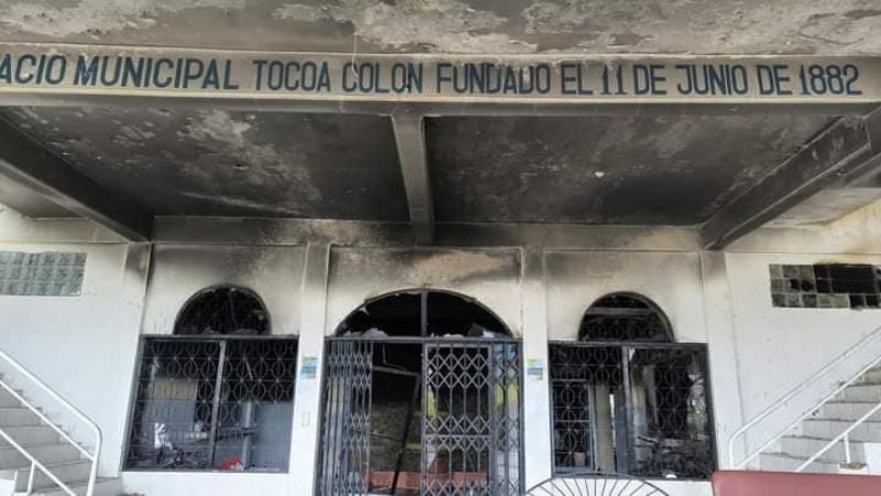 Alcalde confirma que incendio en municipalidad de Tocoa fue un ataque criminal