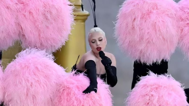 Lady Gaga canta en la ceremonia de apertura de los Juegos de París-2024