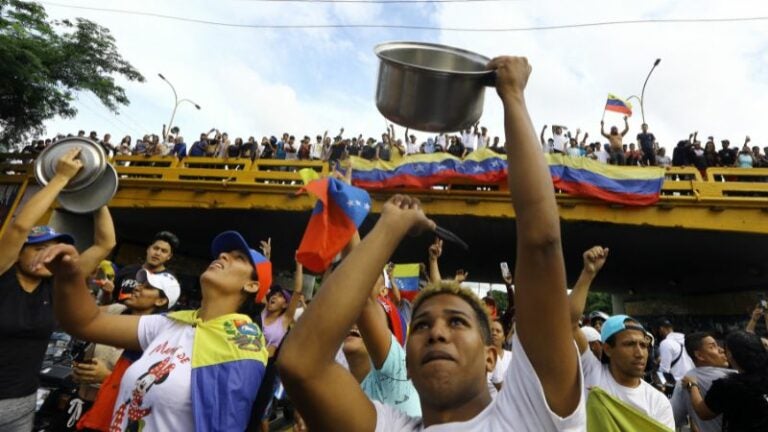 Cuatro muertos en protestas contra Maduro en Venezuela