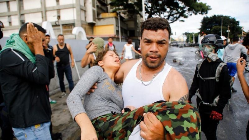 Unos seis muertos y 749 detenidos dejan las protestas en Venezuela