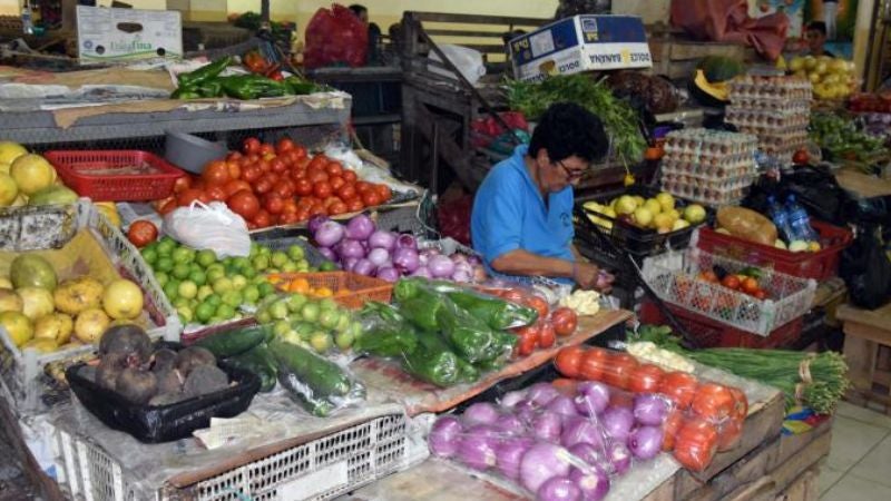 Reportan alza en precio de verduras y legumbres en mercados de la capital
