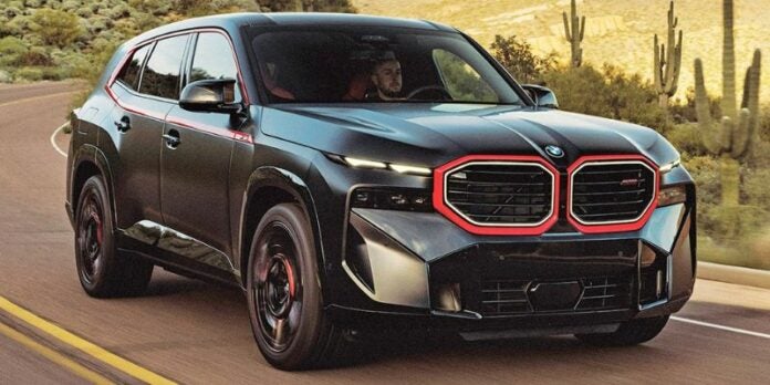 BMW XM 2024: Una camioneta lujosa desde su interior hasta su exterior