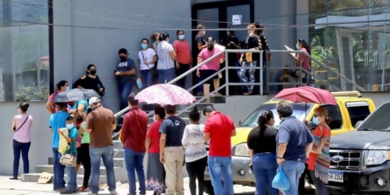 "Más de un mes" Hondureños denuncian que no hay sistema en el RNP