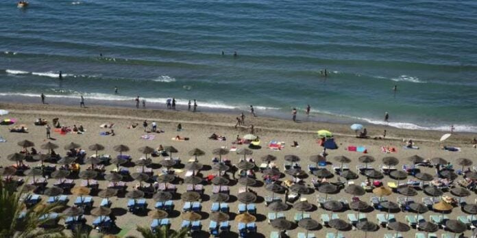 Sancionarán con más de 20 mil lempiras a personas que orine en el mar