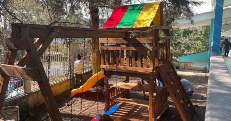 Denuncian despido de cuatro maestros de jardín de niños en TGU