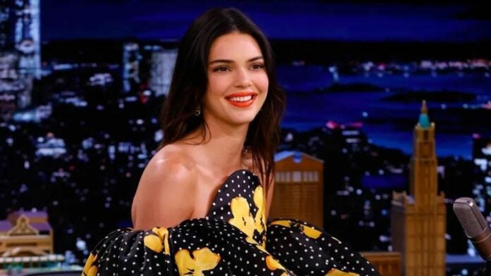 Kendall Jenner provocativa foto