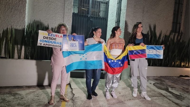 Venezolanos en Honduras protestan
