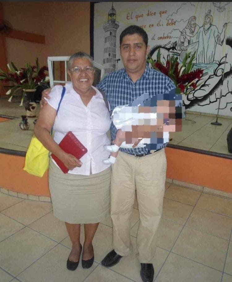 Foto en vida de la madre e hijo.