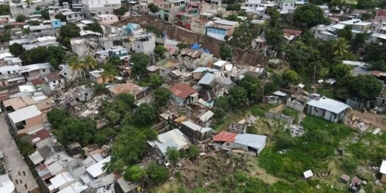 Al menos 100 familias de la Guillén piden terreno para una casa