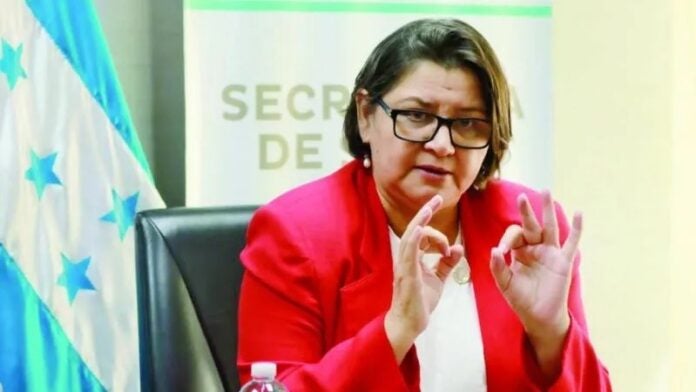 Carla Paredes: Huelga de médicos no es gremial sino política