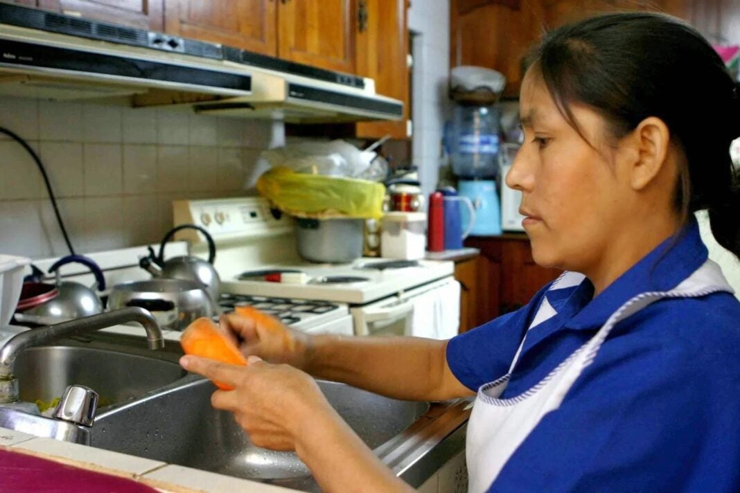Labores domésticas impiden a un 65 % de mujeres insertarse al mundo laboral