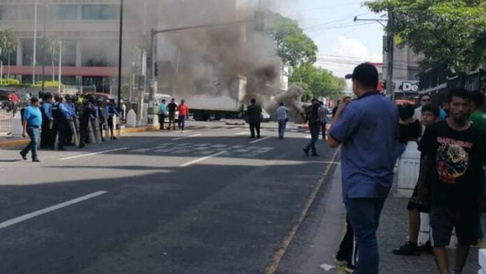 Vendedores desalojados parque SPS