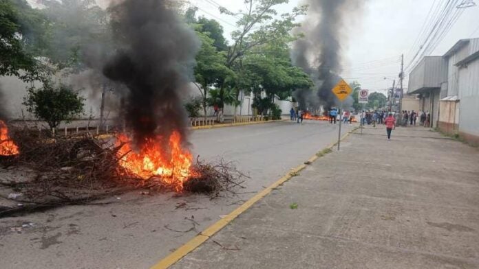 Carreteros protestan en SPS