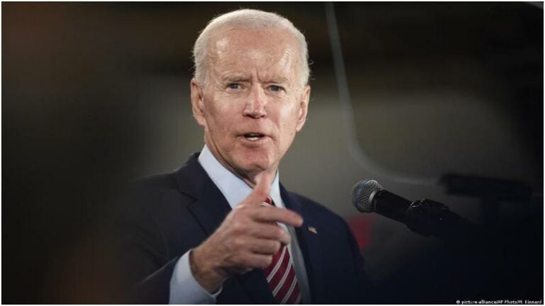 Biden lucha por mantener candidatura electoral