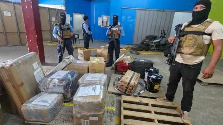 Hallan unas 150 libras de marihuana en encomienda en La Ceiba