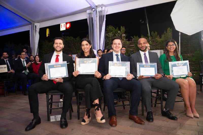 Fundación Ficohsa refuerza su compromiso con la educación al financiar becas internacionales