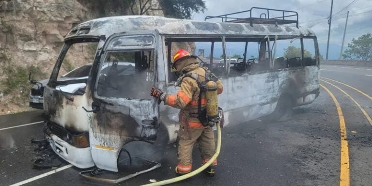 Bus se incendia en la CA-5, Comayagua