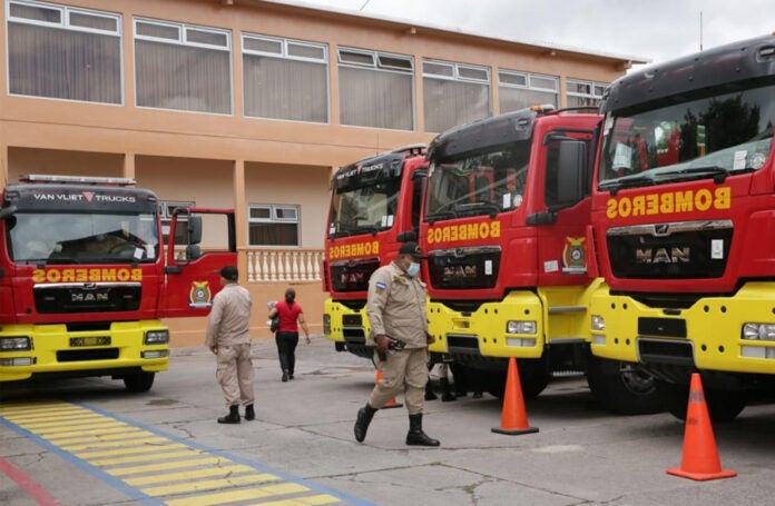 Implicados en compra de camiones de bomberos se presentan de manera voluntaria