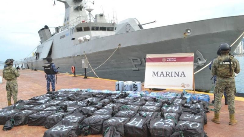 La Marina Mexicana encuentra 1,500 kilos de cocaína flotando en el mar