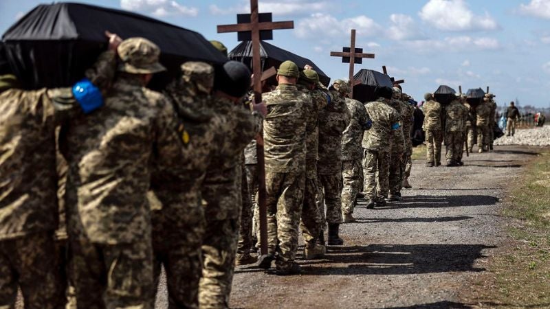 Ucrania recupera los cuerpos de 250 militares fallecidos