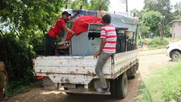 Familias de Villanueva, Cortés, se desplazan por falla geológica