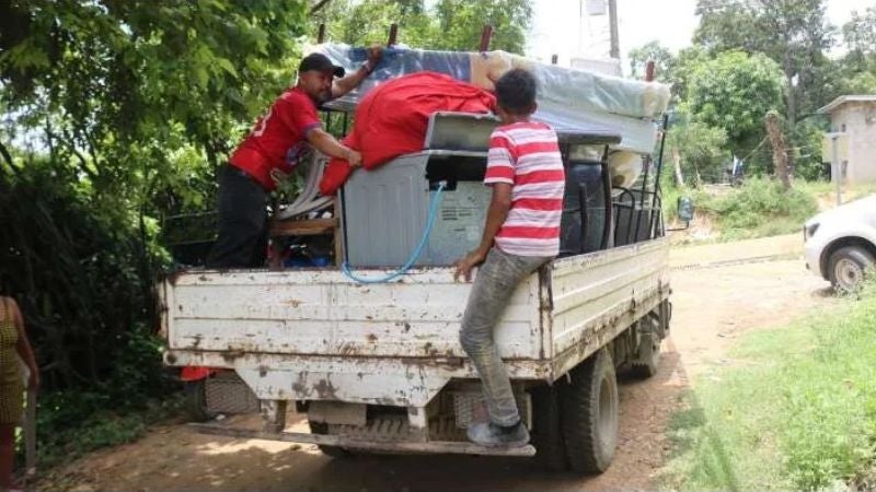 Familias de Villanueva, Cortés, se desplazan por falla geológica