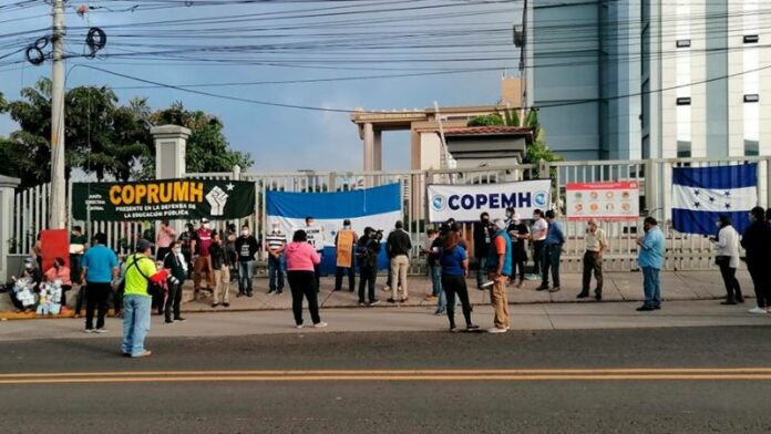 Magisterio anuncia protestas para este lunes en contra de la Ley de Inprema