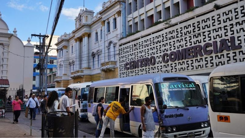 Transporte urbano amenaza con cobrar 16 lempiras