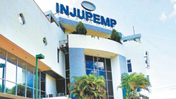 Enfermeras auxiliares exigen incorporación al INJUPEMP