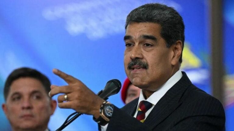 Maduro pide a poderes del Estado actuar con "mano de hierro" tras protestas en Venezuela