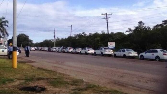 Paralizados taxis en Trujillo, Colón