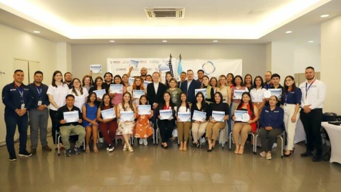 Fundación Terra y USAID promueven el Emprendimiento Juvenil con la entrega del Premio 