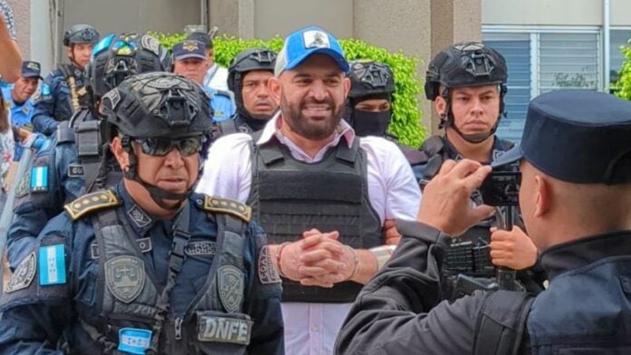 Extradición Cubeta carácter firme