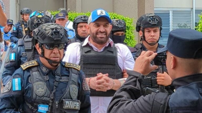 Extradición Cubeta carácter firme