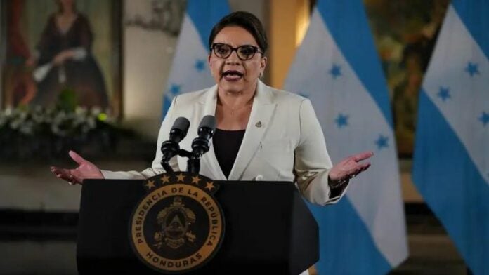 Presidenta Castro ordena denunciar el tratado de extradición con EUA