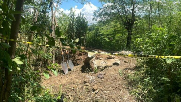 Unos 30 cuerpos se encuentran en cementerio clandestino en SPS