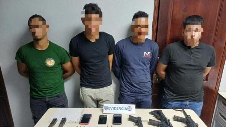 Capturan a cuatro sujetos en posesión de armas prohibidas en La Ceiba