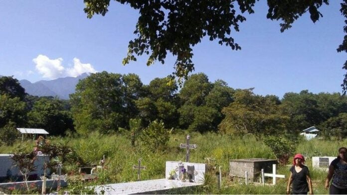 Cementerio en La Ceiba