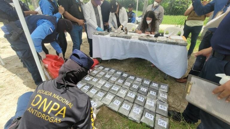 Incineran cocaína Puerto Cortés