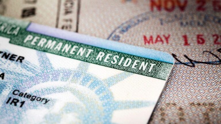 'Green Card': Las cinco ocupaciones que tienen más oportunidad de obtener la residencia en 2024