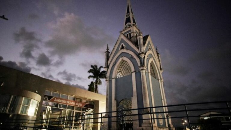 Dos muertos y decenas de heridos por caída de techo en iglesia de Brasil