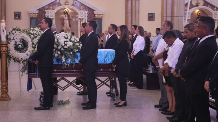 Políticos y allegados rinden homenaje y despiden a Ramos Soto