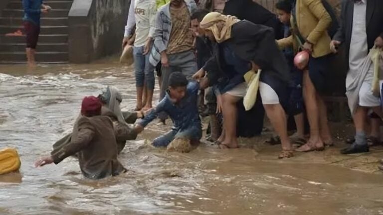 Según la ONU al menos 60 muertos por inundaciones en Yemen