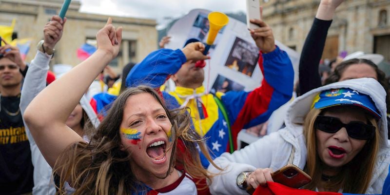 Oposición a Maduro marcha en ciudades de Venezuela