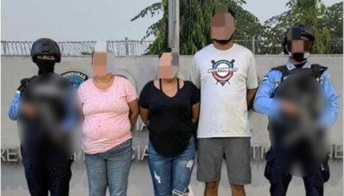 Caen tres primos tráfico ilegal de personas Atlántida